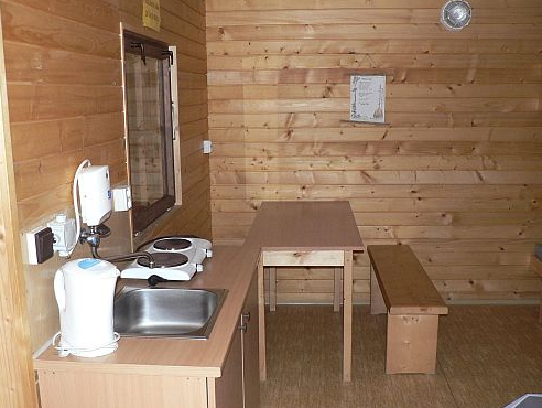 Solar Rocks - Log Cabin Kitchen