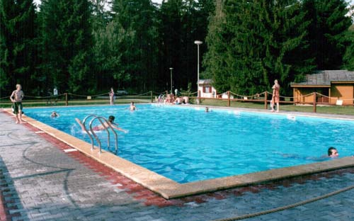 Camp et piscine La Rocca