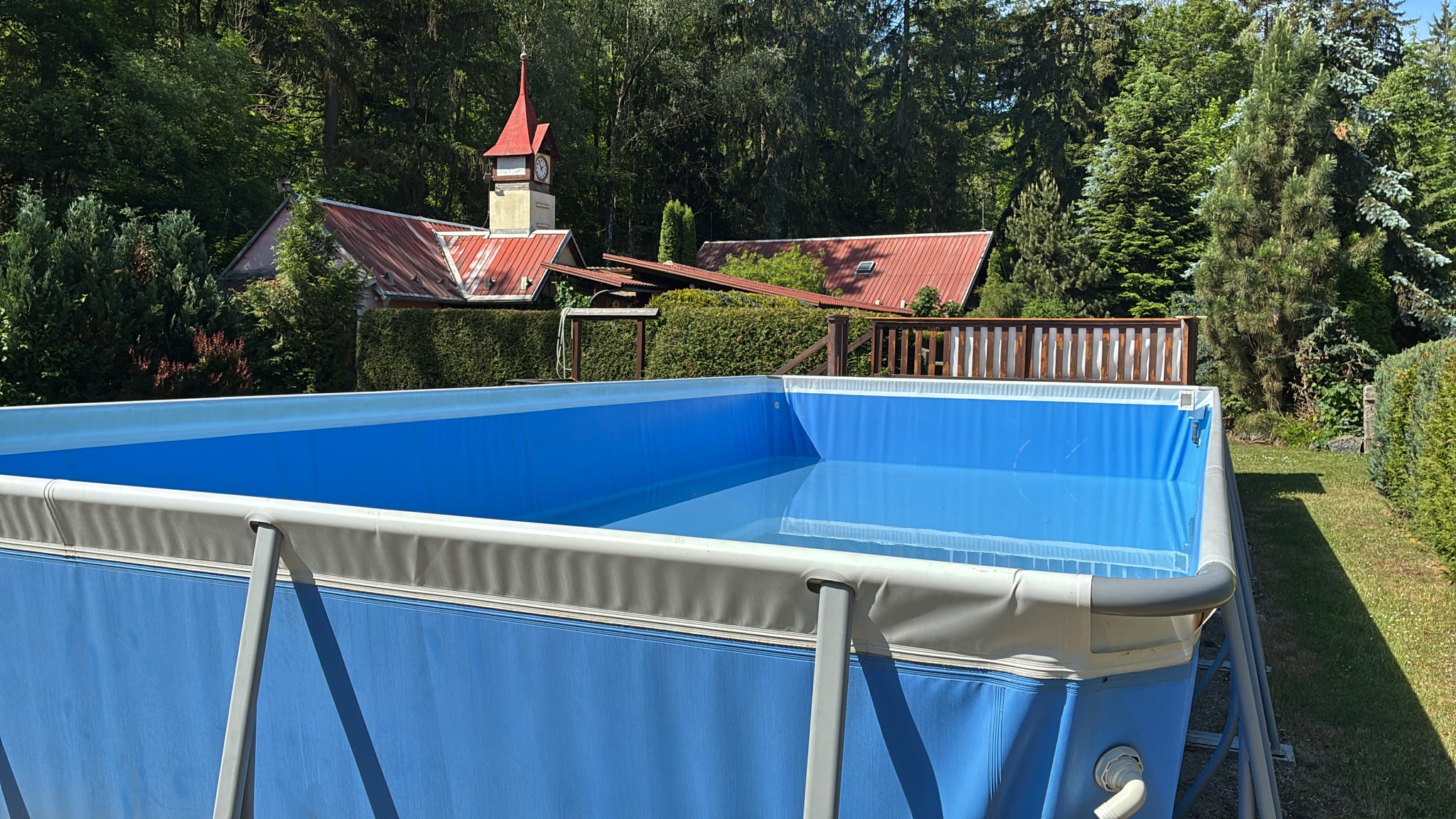 Napouštění bazénu - camping Karolina