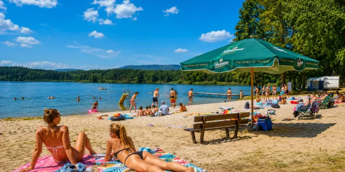 Nejlepší kempy Máchovo jezero 2026