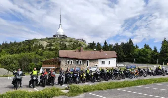 Akce - Dámská jízda v jedné stopě  - víkend pro holky na motorkách