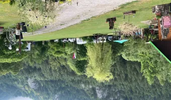 Goralský Dvor  u řeky Dunajec na Slovensku