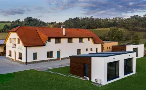 Areál Na Zeleném statku, penzion s restaurací Rašovice, bungalovy jižní Morava
