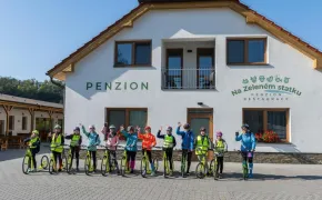 Areál Na Zeleném statku, penzion s restaurací Rašovice, bungalovy jižní Morava