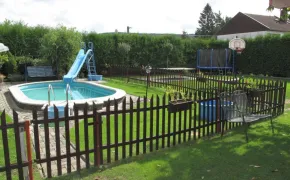 Vila Holiday Home Neurazy, chata s bazénem u Plzně, ubytování Plzeňsko
