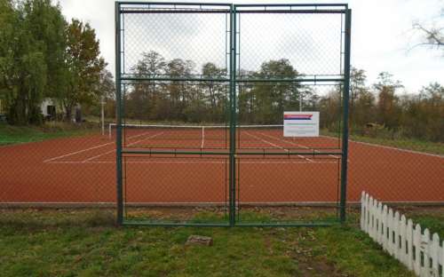 Camp Mšeno - Sport Terrain, Tennis Geriicht