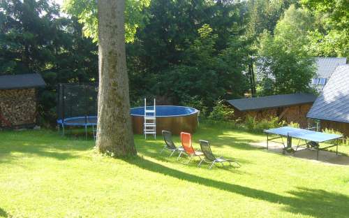 Have ved sommerhuset med swimmingpool