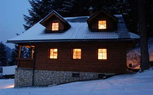 Chata v zimě Horní Lomná
