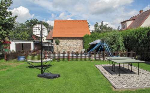 Vila Holiday Home Neurazy, chata s bazénem u Plzně, ubytování Plzeňský kraj