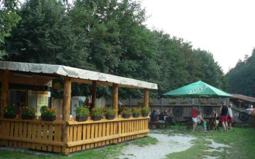 Kamp Slnečné skaly - pub