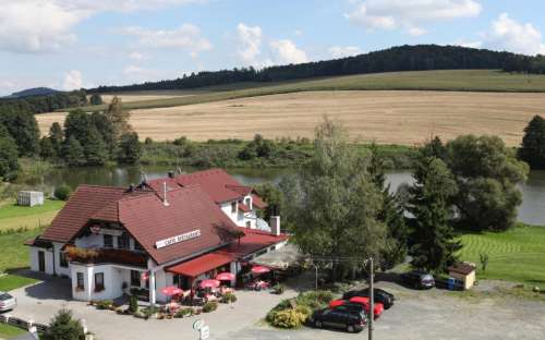 Kdyne yakınlarındaki Pension Všeruby, Šumava'da aile konaklaması, mobil ev Plzeňsko