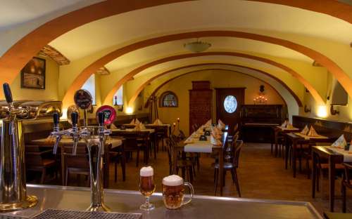 Restaurant U Černého Čápa, pension Dolní Žďár, loisirs à Třebon, maisons d'hôtes et chalets en Bohême du Sud