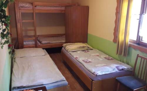 4 posteljna soba v Srubu
