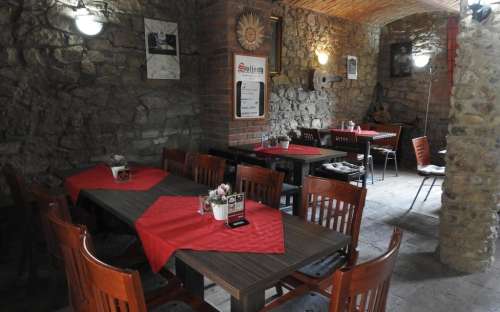 Pansiyon ve restoran U Lva - konaklama Sırbistan Karlštejn, Český Karst, ucuz pansiyonlar Orta Bohemya