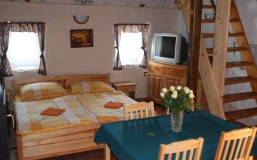 Zimmer Nr. 4 - zweistöckige Wohnung für 5 Personen - Unterkunft in der Nähe von Šírků in Südböhmen