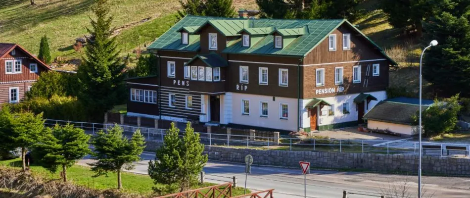 Pension Říp Pec pod Sněžkou - ubytování na horách se snídaní Krkonoše