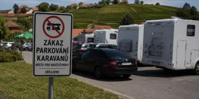 Zákaz parkování - cestování s karavanem - Jižní Morava